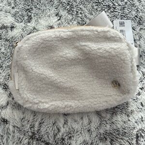 NWT Lululemon Athletica White Sherpa Crossbody Bag